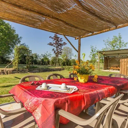 De Campagne Avec Jardin Clos, 3 Chambres, Terrasse, Basse-cour, Et Terrain De Petanque - Fr-1-306-918