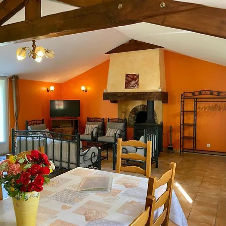 De Campagne Avec Jardin Clos, 3 Chambres, Terrasse, Basse-cour, Et Terrain De Petanque - Fr-1-306-918 Semesterbostad *
