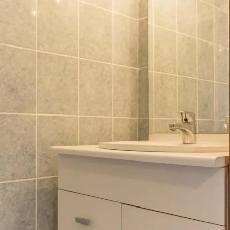 De Campagne Avec Jardin Clos, 3 Chambres, Terrasse, Basse-cour, Et Terrain De Pétanque - Fr-1-306-918 * Frossay