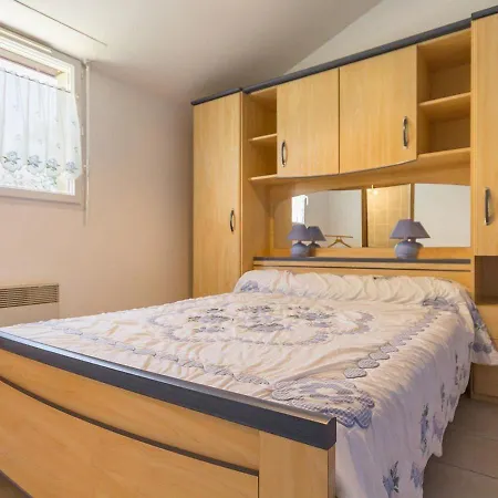 Casa vacanze De Campagne Avec Jardin Clos, 3 Chambres, Terrasse, Basse-cour, Et Terrain De Pétanque - Fr-1-306-918