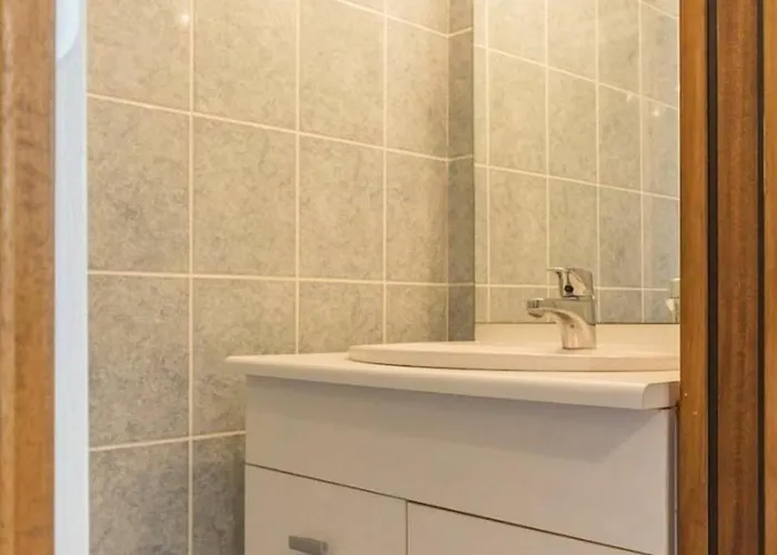 De Campagne Avec Jardin Clos, 3 Chambres, Terrasse, Basse-cour, Et Terrain De Petanque - Fr-1-306-918 * Frossay