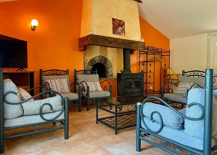 De Campagne Avec Jardin Clos, 3 Chambres, Terrasse, Basse-cour, Et Terrain De Petanque - Fr-1-306-918 Frossay