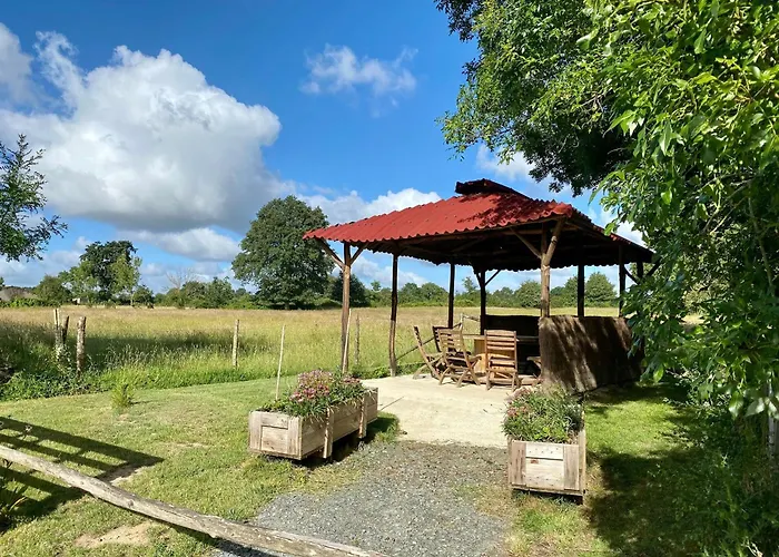 De Campagne Avec Jardin Clos, 3 Chambres, Terrasse, Basse-cour, Et Terrain De Petanque - Fr-1-306-918 بيت للعطل Frossay