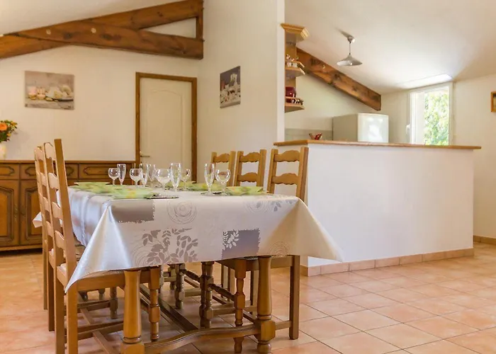 De Campagne Avec Jardin Clos, 3 Chambres, Terrasse, Basse-cour, Et Terrain De Petanque - Fr-1-306-918 Frossay